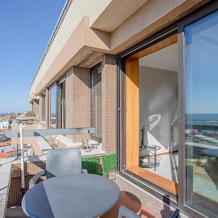 Liiiving In | Sea & River View Apartamento